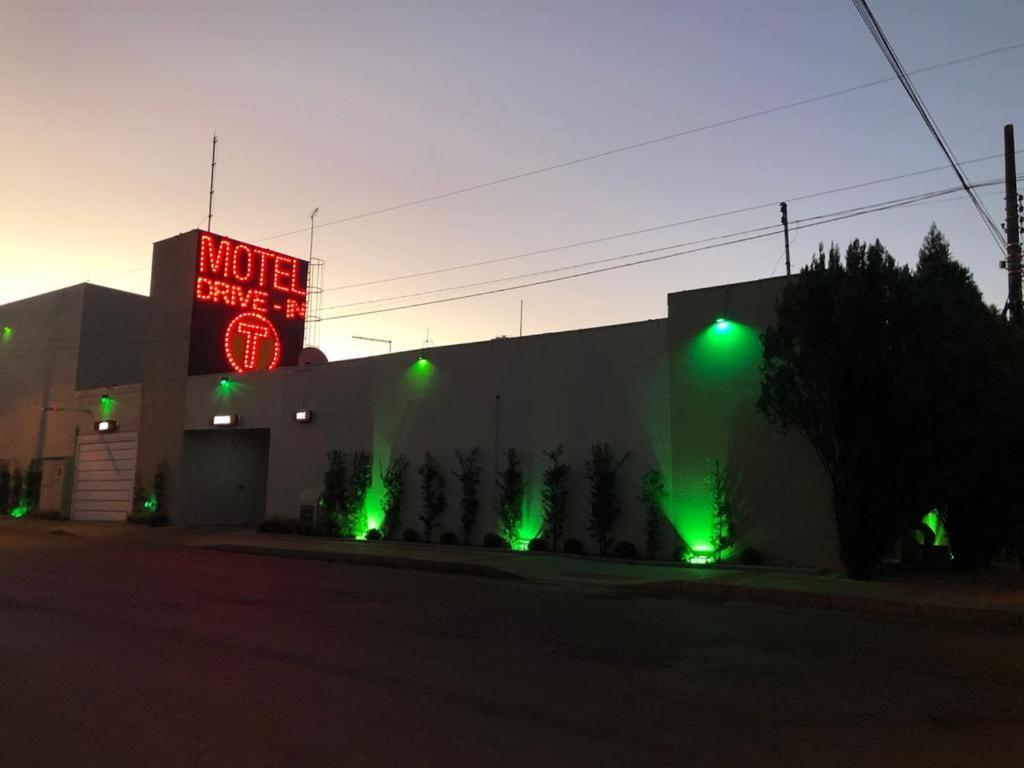 Motel Drive In T - Prolongamento Da Avenida Getulio Vargas Facil Acesso Ao Shopping Patio Chapecó Εξωτερικό φωτογραφία