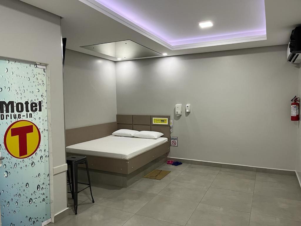 Motel Drive In T - Prolongamento Da Avenida Getulio Vargas Facil Acesso Ao Shopping Patio Chapecó Εξωτερικό φωτογραφία
